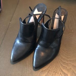 Black 10 Crosby Derek Lam heel